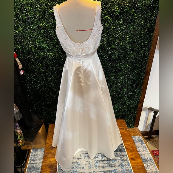 Wedding gown / evening gown NWOT - Picture 4 of 9